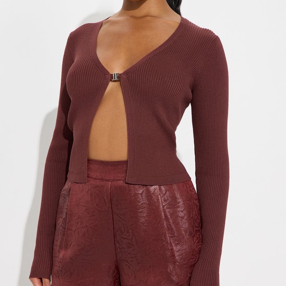 Sweaters - Brown single metal closure knit sweater cardigan